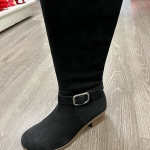 New with box Dalinda tall black dansko boot